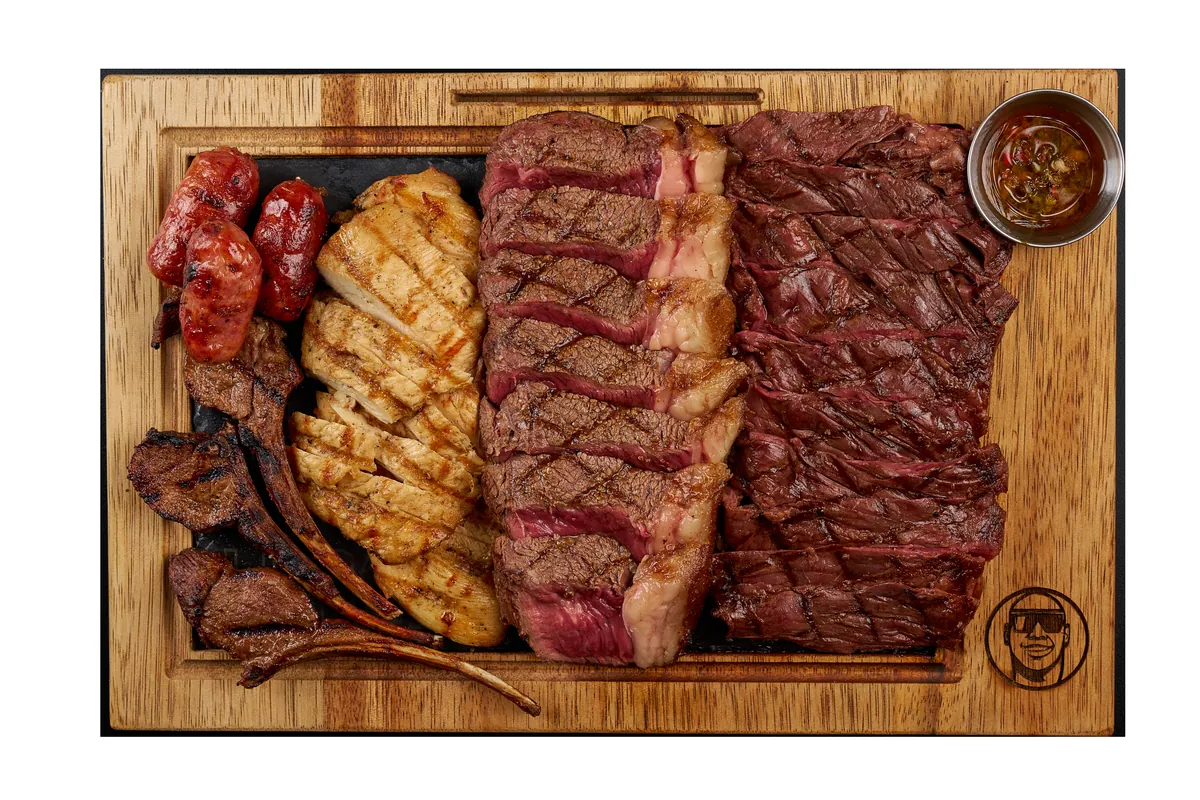 Tabla Prime — mixed Prime steak sharing board with sides at Lo D'Alex Restaurant Miami, perfect for groups